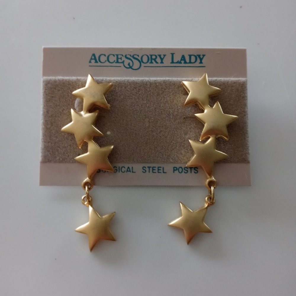 Gold star earrings